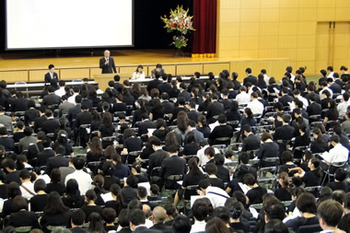 東京都市大学付属小学校　　第1回学校説明会に1000名以上が来場